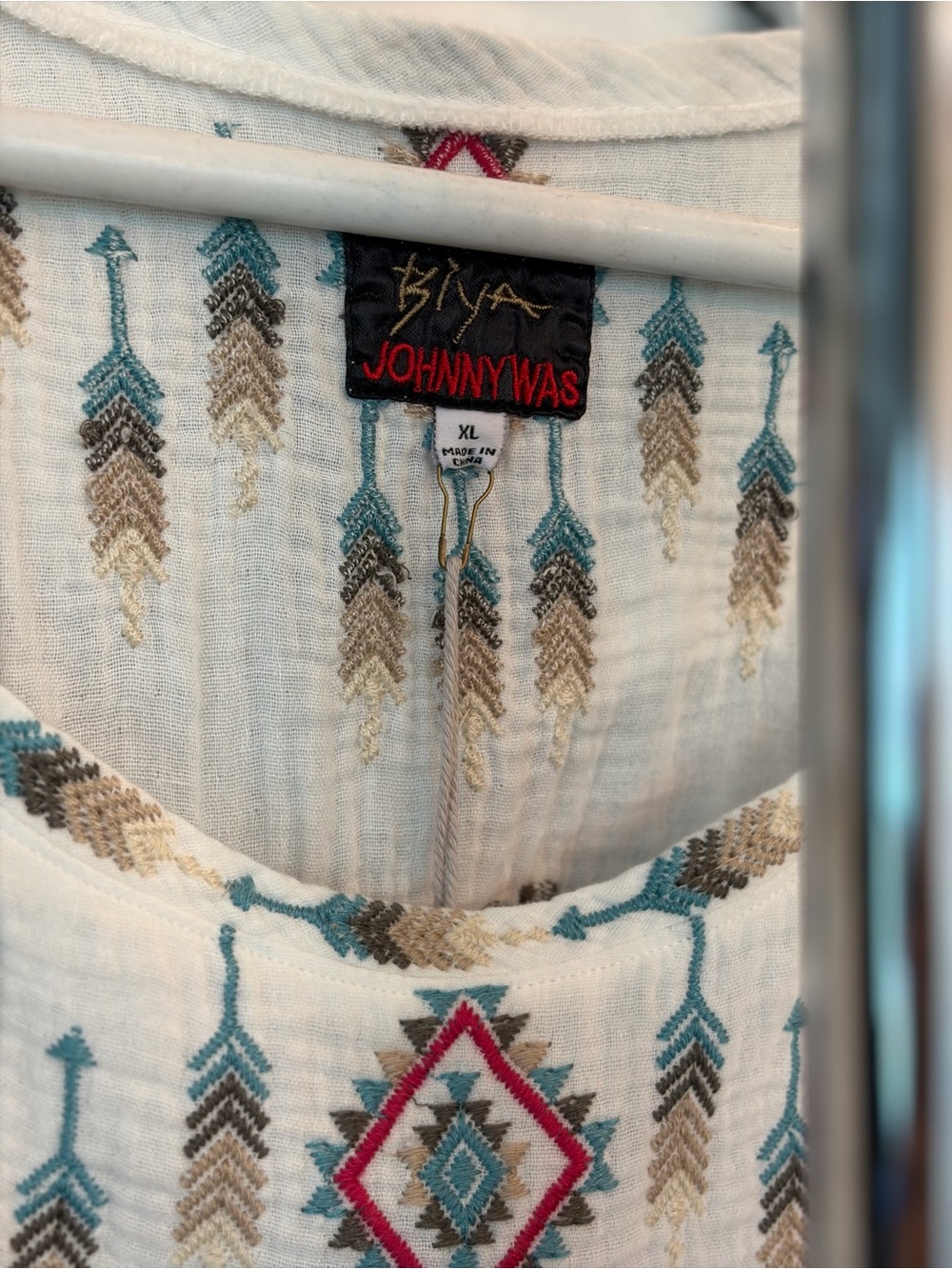 Johnny Was White Embroidered Boho Tunic with Multi-Color Accents - Picture 6 of 6